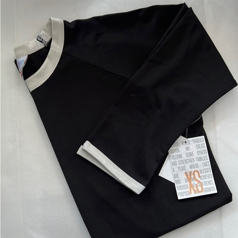 NWT Solid Black Randy LuLaRoe Baseball Tee Size XSmall